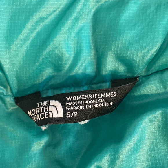 The North Face Puffer Jacket - Picture 4 of 4